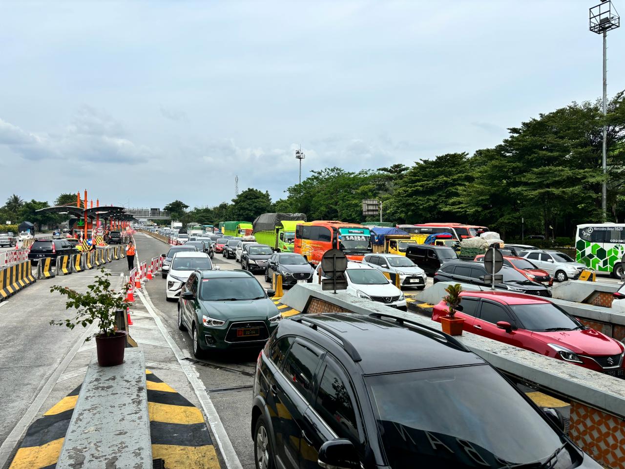 95.396 Kendaraan Tinggalkan Jakarta H-3, Berikut Pantauan di Gerbang Tol