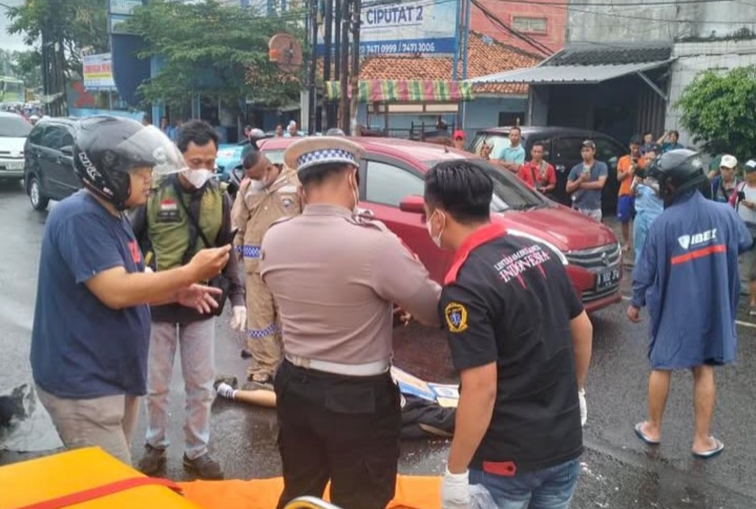 Bus dan Motor Terlibat Kecelakaan di Ciputat, Seorang Pengendara Tewas di Tempat