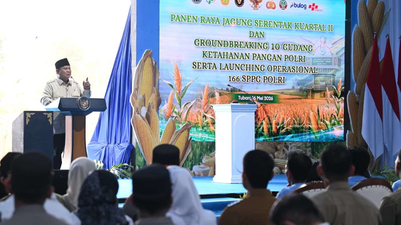 Dari Tuban, Presiden Prabowo Groundbreaking 10 Gudang Pangan Polri dan Luncurkan 166 SPPG