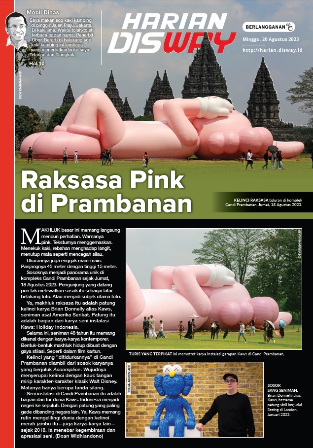 Raksasa Pink di Prambanan