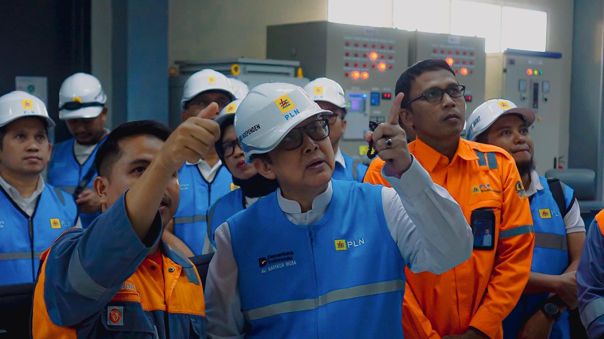 Listrik Untuk Rakyat : Komisaris PLN Kunjungi NTB, Apresiasi Dedikasi Pegawai dan Infrastruktur Andalan