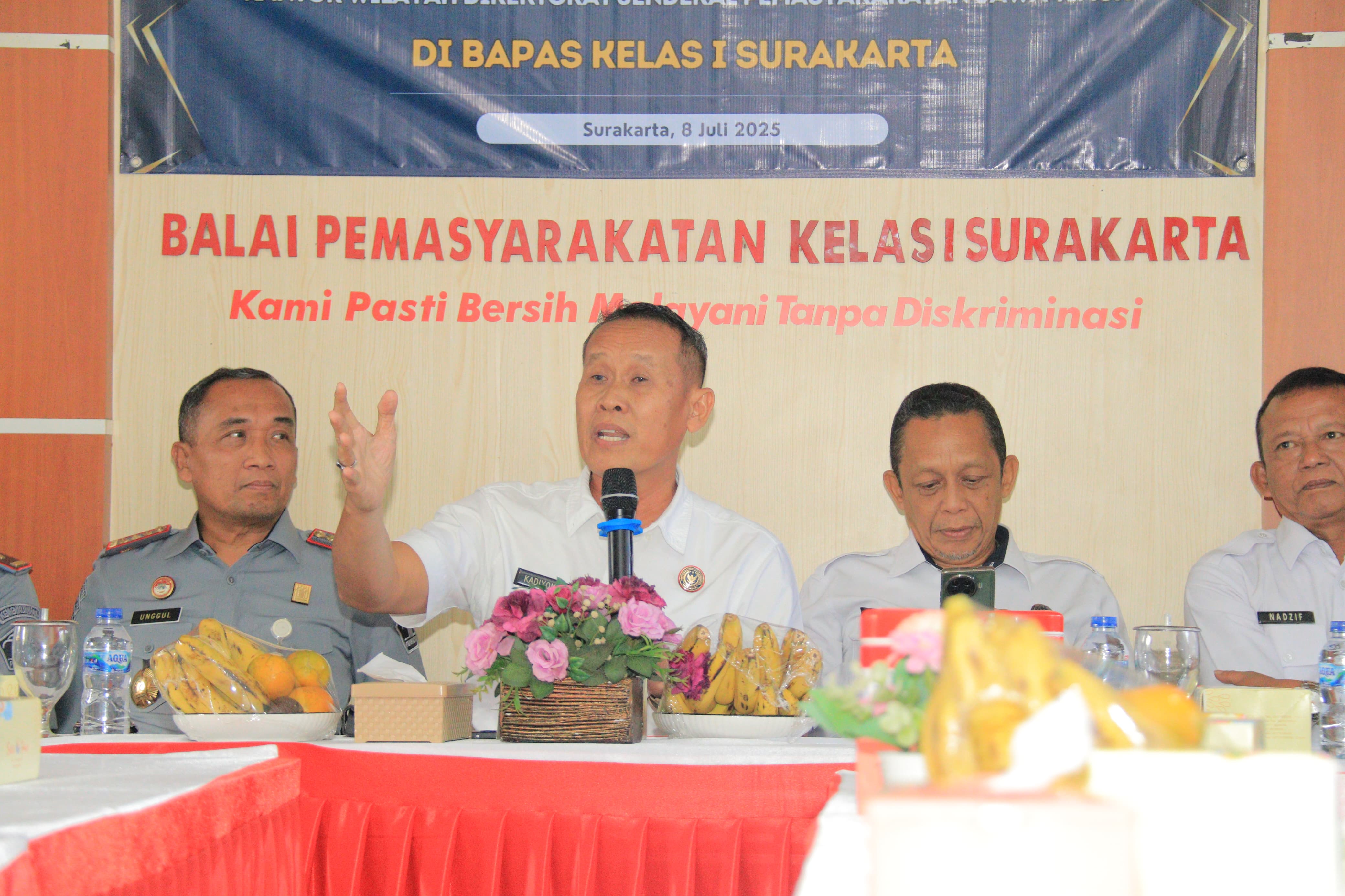Kakanwil Ditjenpas Jatim Pimpin Benchmarking Zona Integritas di Bapas Surakarta