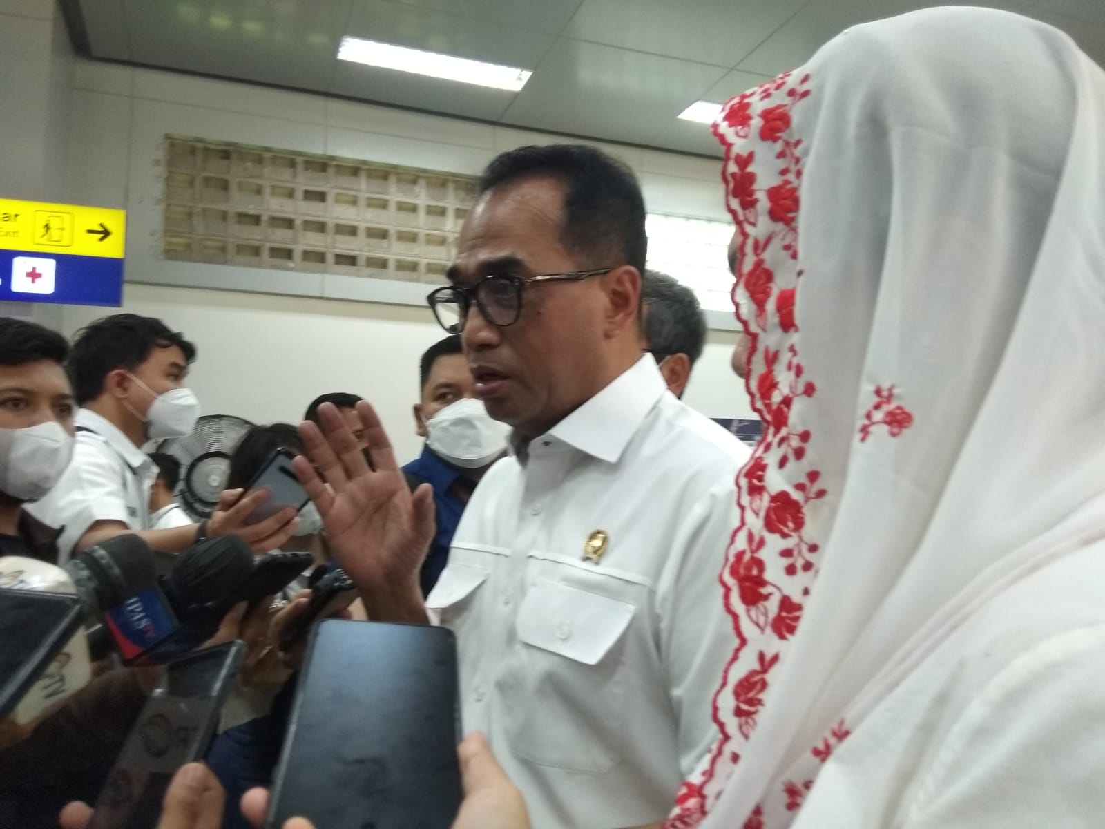 Menteri Perhubungan Minta 30 Persen Lapak di Stasiun Matraman untuk UMKM