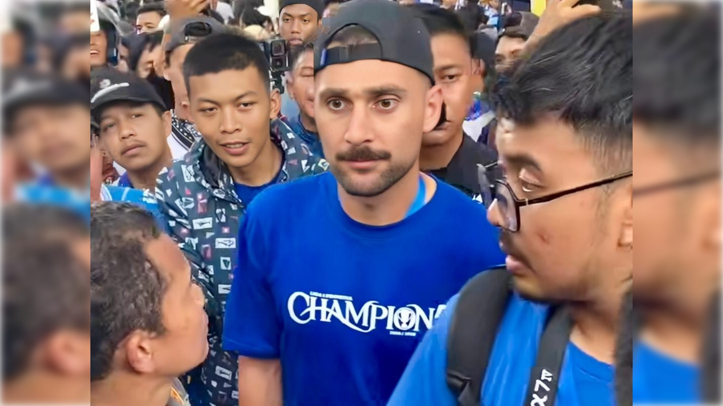 Apes, Ponsel Frans Putros Raib saat Pawai Juara Persib