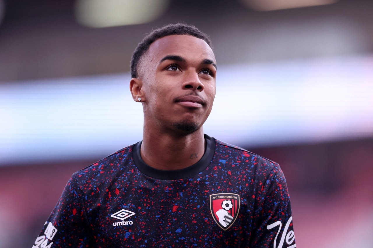 Barcelona Bidik Eli Junior Kroupi Jika Gagal Dapatkan Julian Alvarez