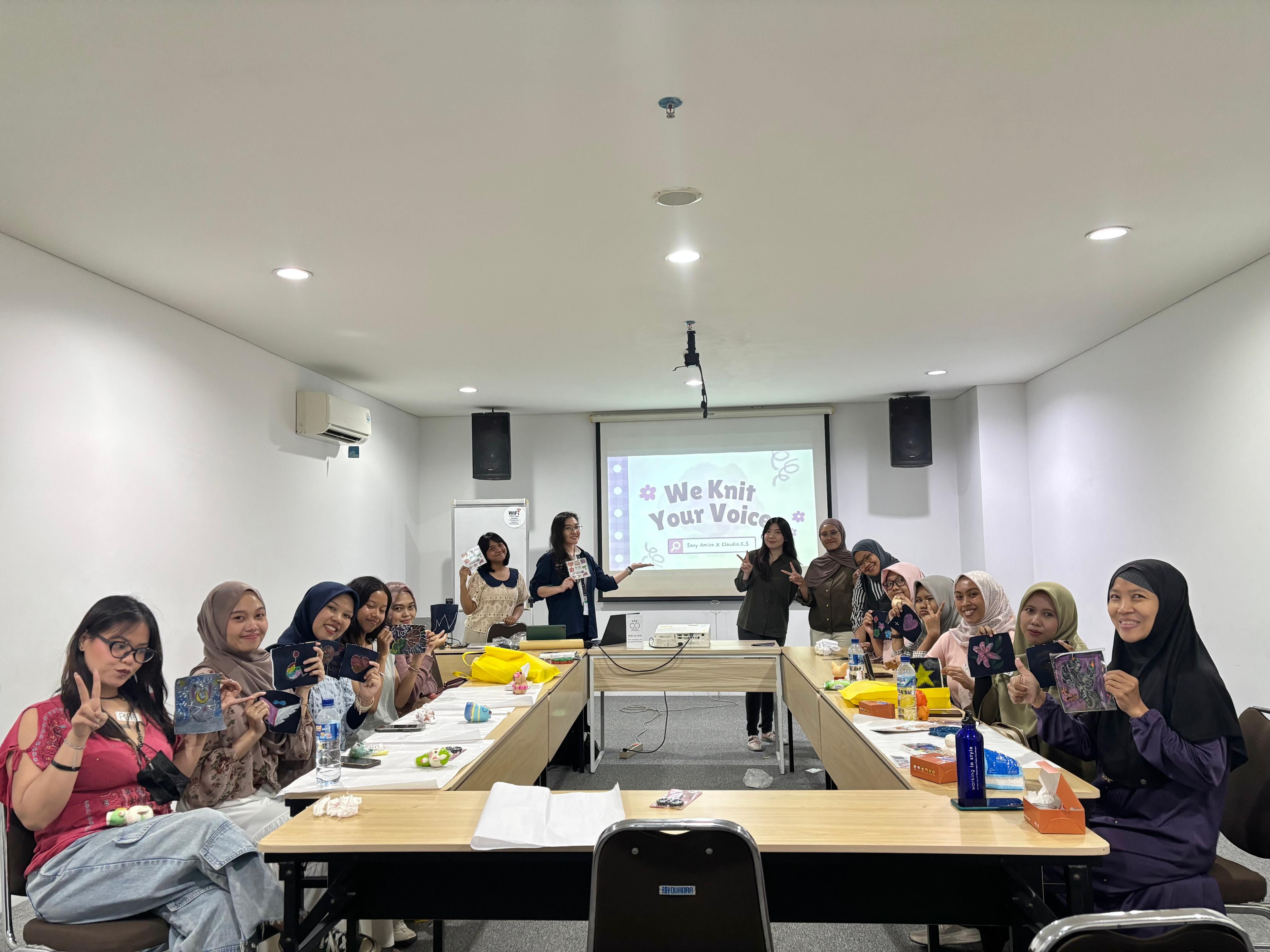 Menyulamkan Suara Perempuan Lewat Workshop Sashiko 