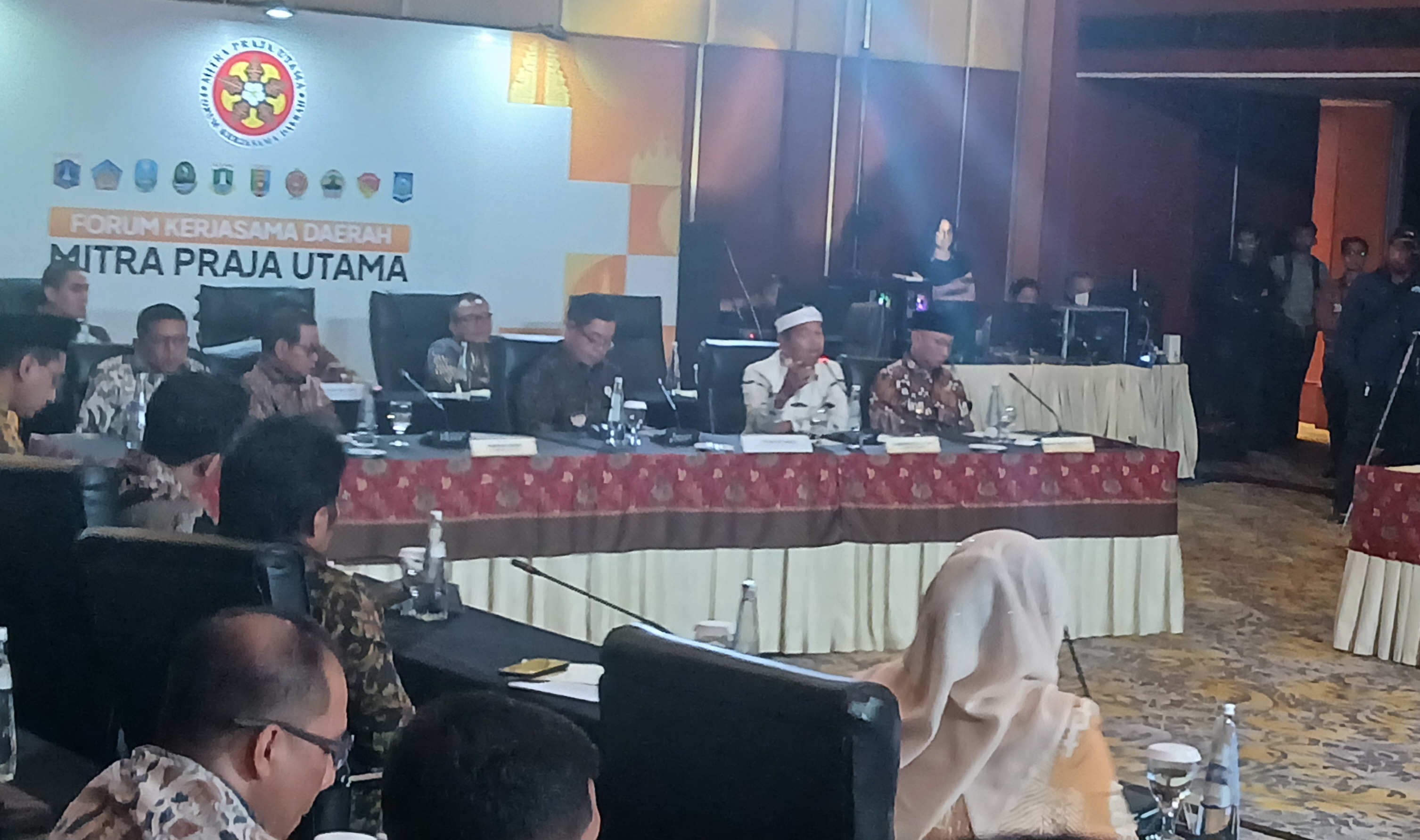Pramono Sebut Jakarta Paling Banyak Dimintai Hibah Ambulans dan Mobil Damkar oleh Daerah Lain