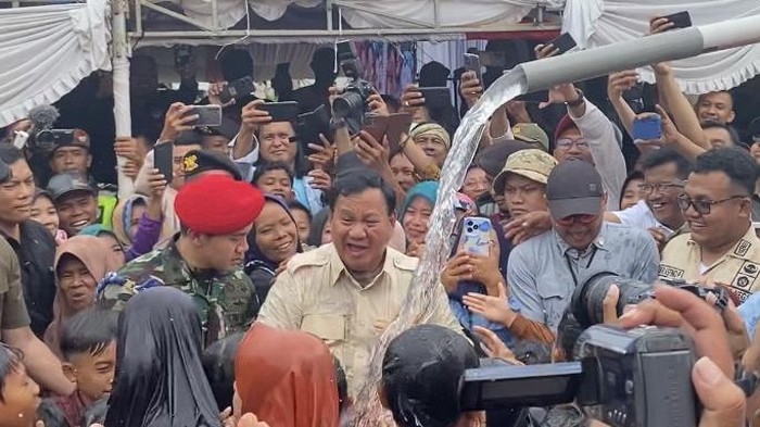 Cerita Prabowo 3 Kali Ganti Heli untuk ke Sukabumi 