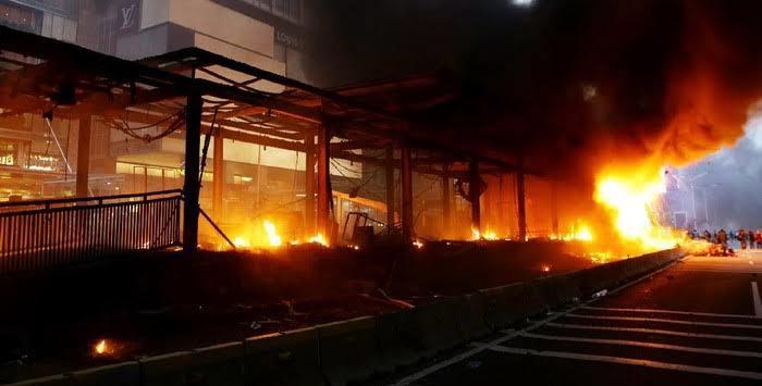 Kerusuhan Demo di Jakarta, 7 Halte TransJakarta Rusak dan Terbakar