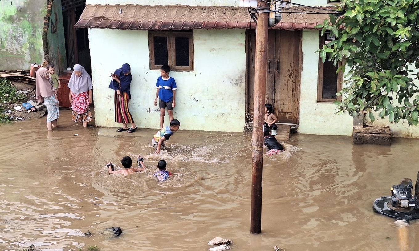 Bosan Banjir, Warga Rawajati Dukung Normalisasi Kali Ciliwung Asal Dapat Ganti Untung