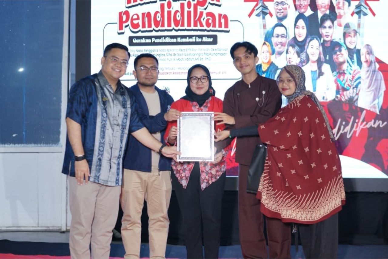 Akademisi Hingga Mahasiswa Kompak Kampanye Gerakan Benerin 1000 Sekolah di Hari Raya Pendidikan 2026