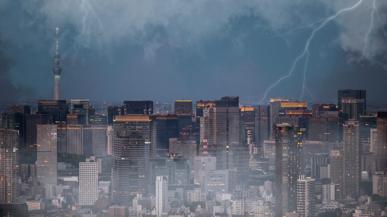 NGERI! Hong Kong dan China Bakal Hadapi Badai Topan Super Ragasa, Ratusan Penerbangan Terancam Dibatalkan