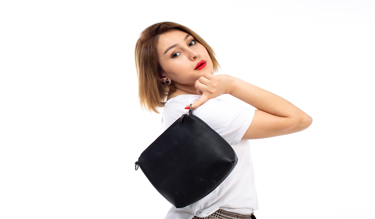 5 Rekomendasi Tas Slempang Lokal Keren dan Murah 2025