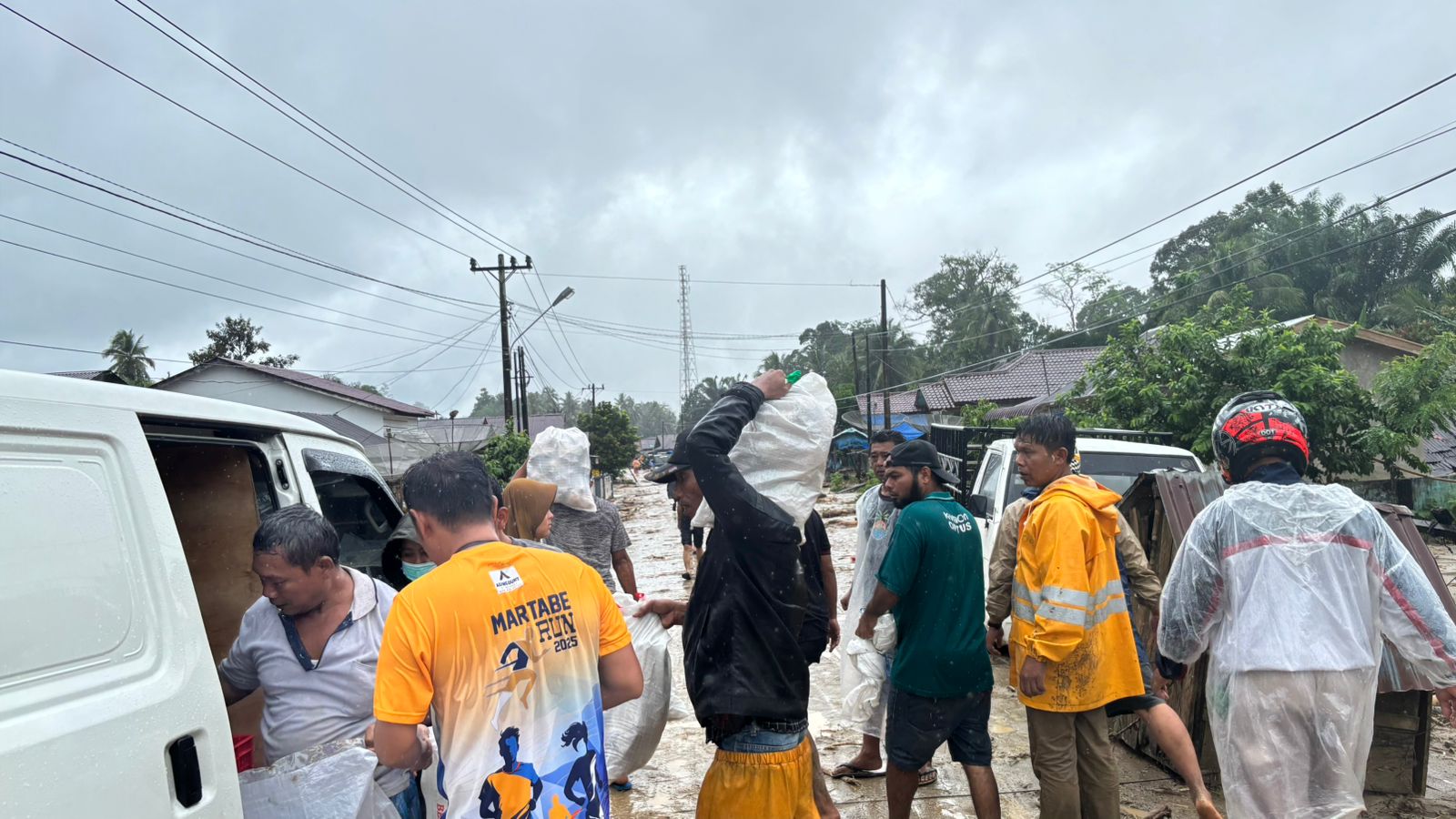 Cepat Tanggap, BGN Kirim 1500 Paket MBG untuk Korban Bencana di Sumut