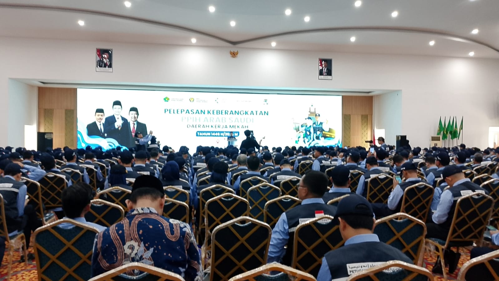 Menag Lepas PPIH Arab Saudi di Asrama Haji Cipondoh Tangerang, Berikan Pesan Menyentuh Hati