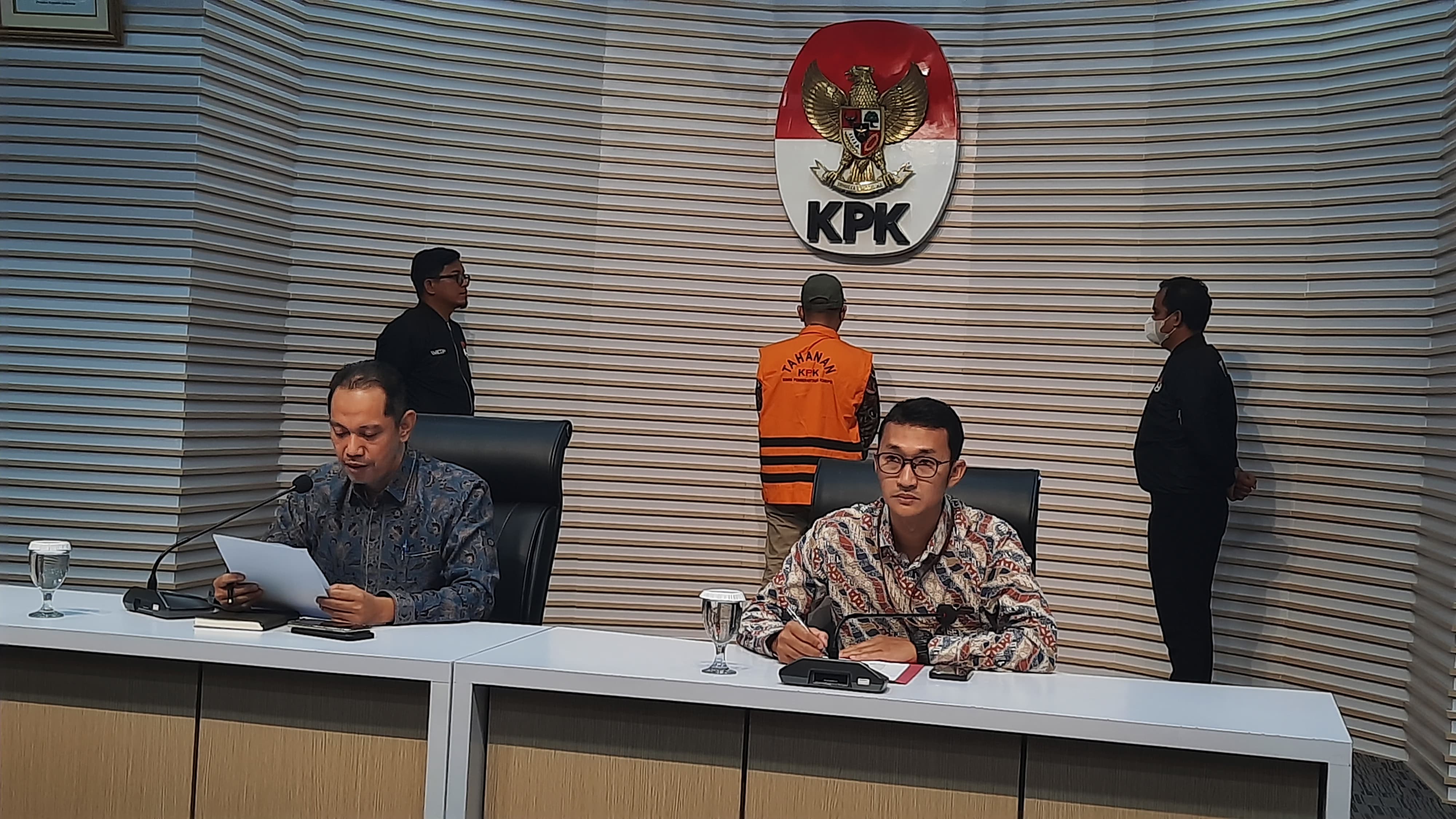 KPK Tahan Satu Tersangka Lagi dalam Kasus Korupsi Pengadan APD di Kemenkes 2020