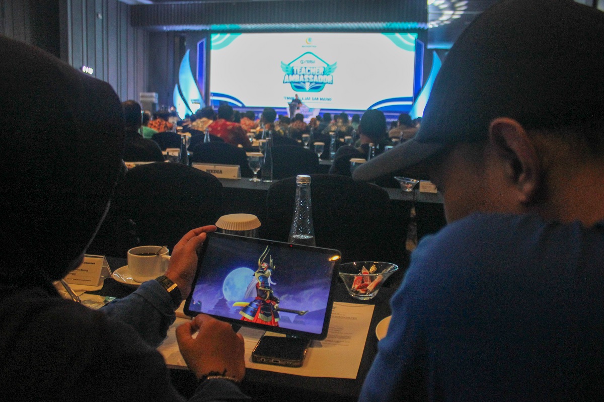 Mobile Legends: Bang-bang Teacher Ambassador Ajak Guru se-Surabaya Memahami Dunia Gaming Esports
