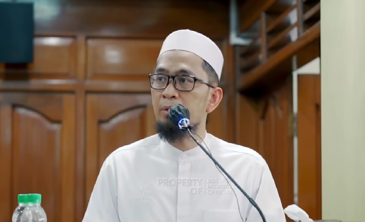 Khutbah Jumat Ustadz Adi Hidayat: Takwa, Rahasia Falah Sejati