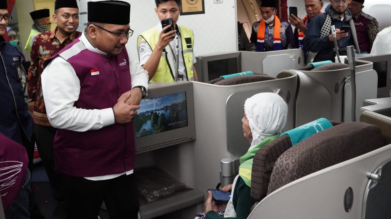 Menag Lepas Rombongan Haji Kloter Pertama Dari Bandara Soekarno-Hatta, Ini Pesannya Pada Jamaah