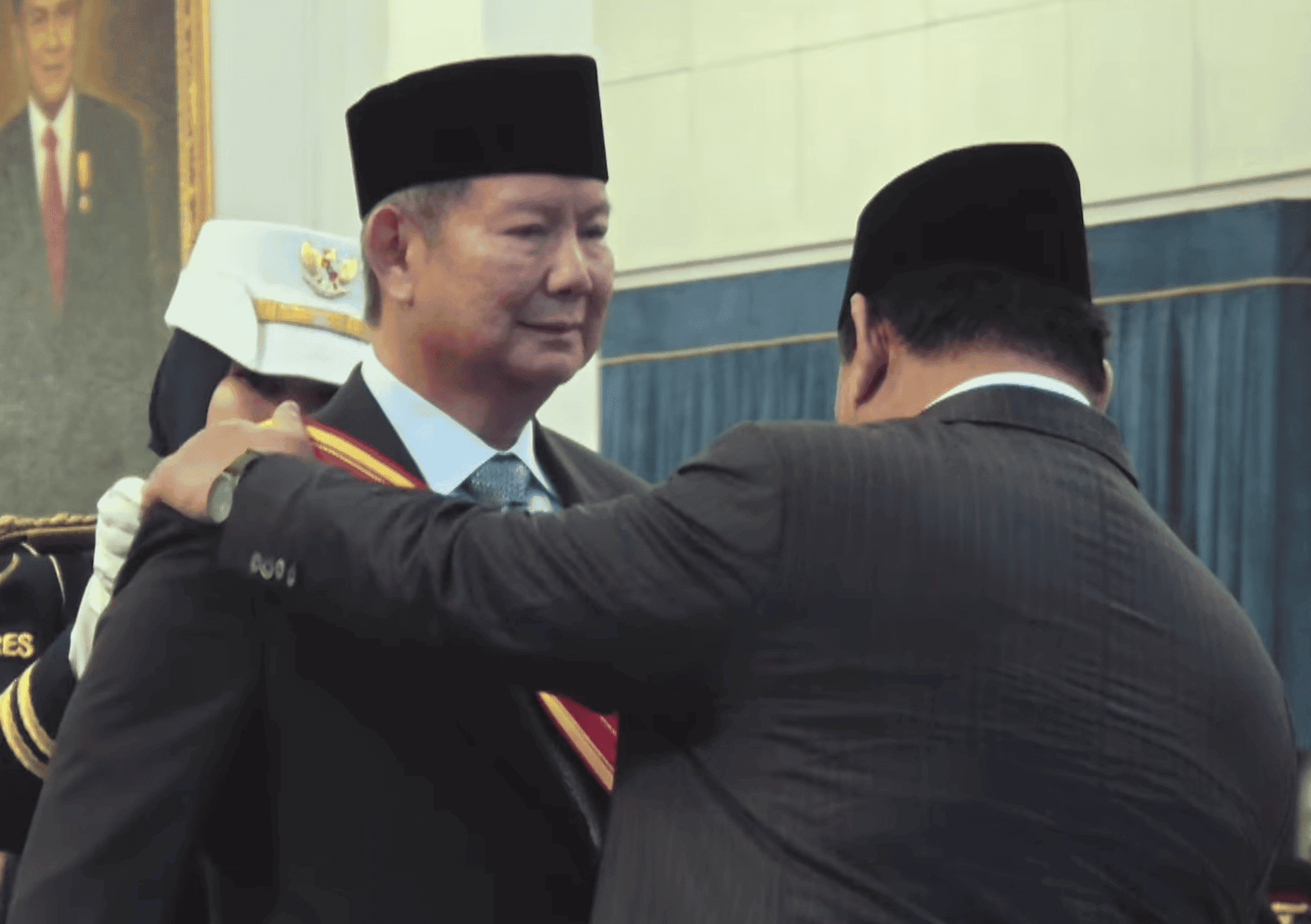 Hashim Merasa Canggung Terima Tanda Kehormatan dari Kakak Sendiri