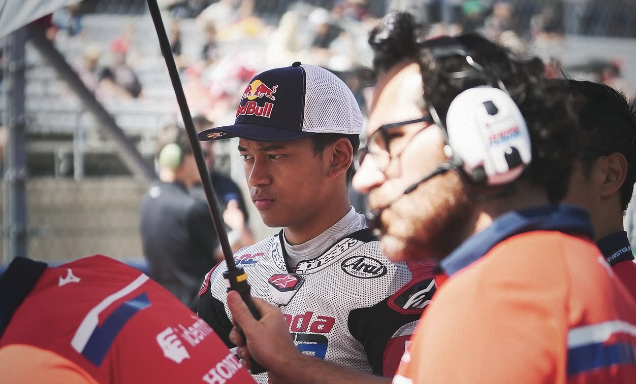 Veda Ega Pratama Rajai Klasemen Rookie Moto3 2026