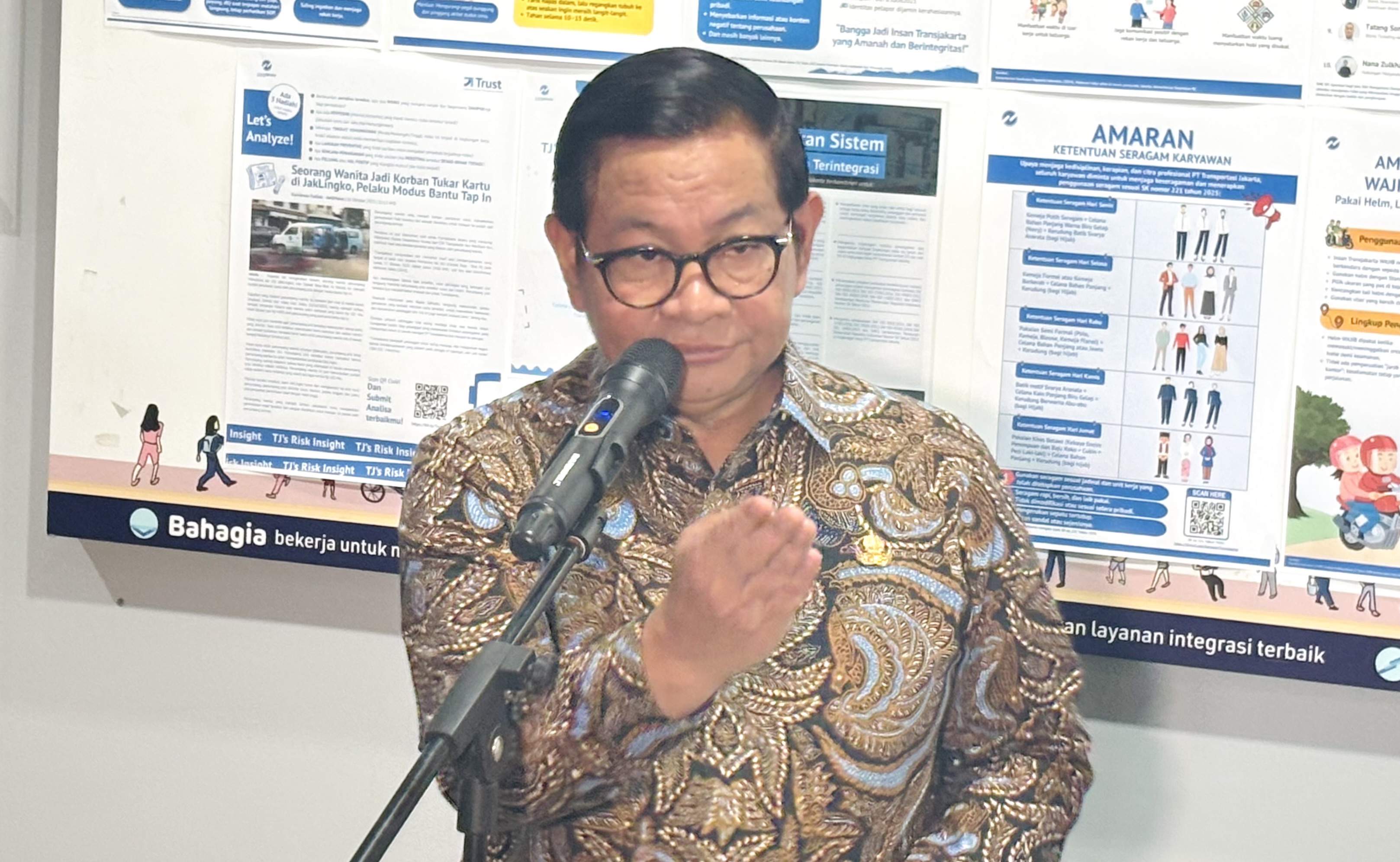 Sopir JakLingko Bawa Keluarga Saat Narik, Pramono Tegur Keras: Kayak Mobil Punya Sendiri!