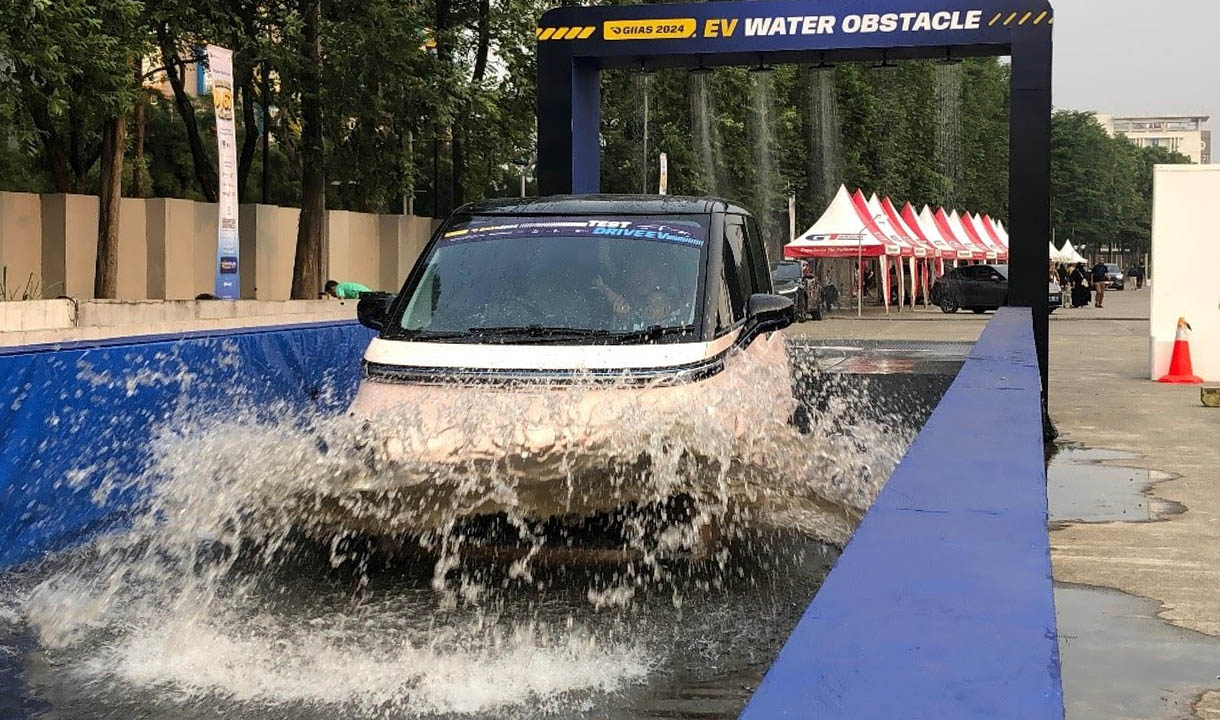 Serunya Jajal Mobil dan Motor Impian di GIIAS 2025