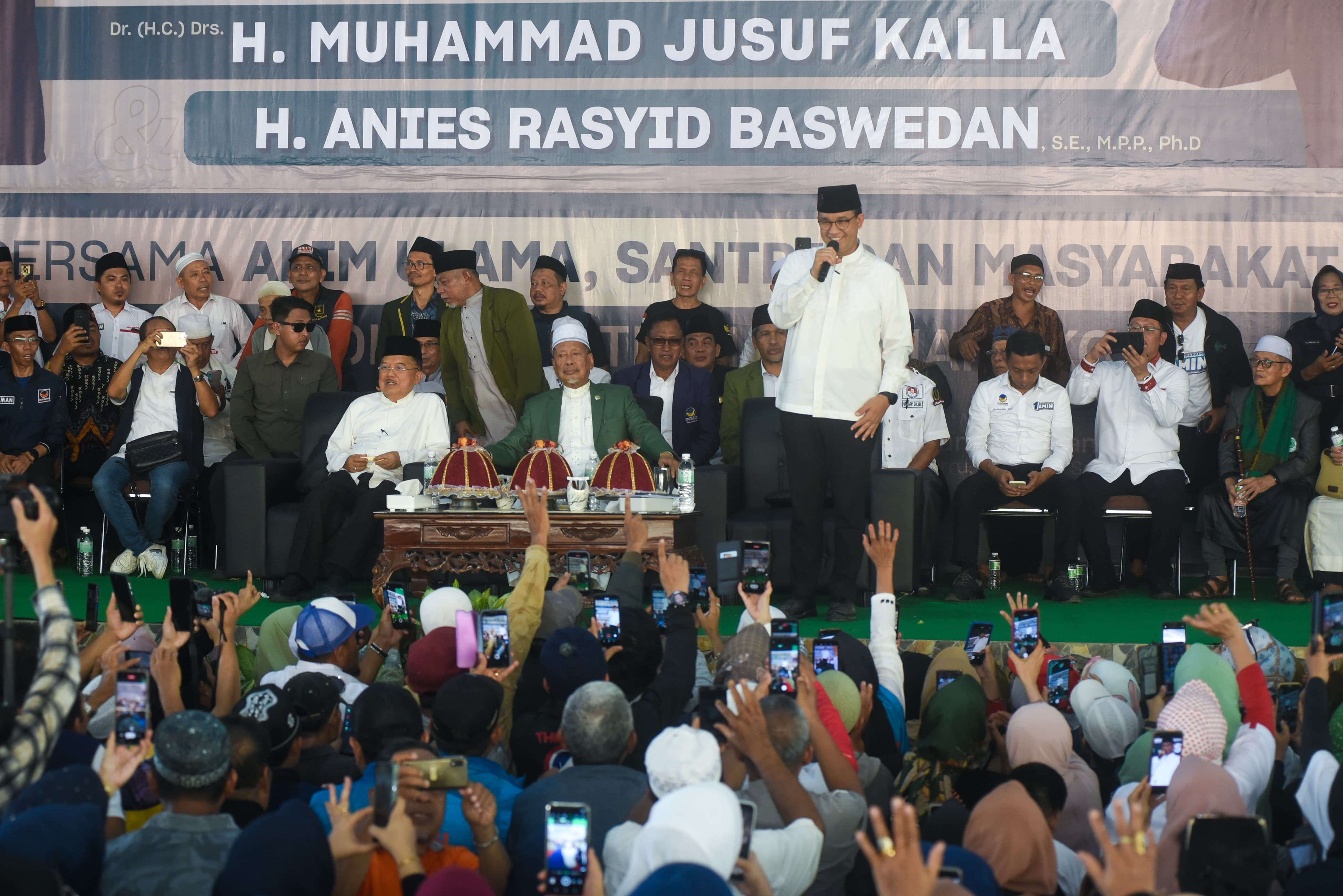 Di Pondok Pesantren DDI Mangkoso, Anies Ajak Perjuangkan Perubahan di Sulawesi Selatan