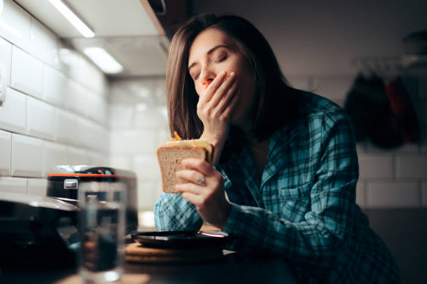 Makanan yang Harus Dihindari Menjelang Tidur