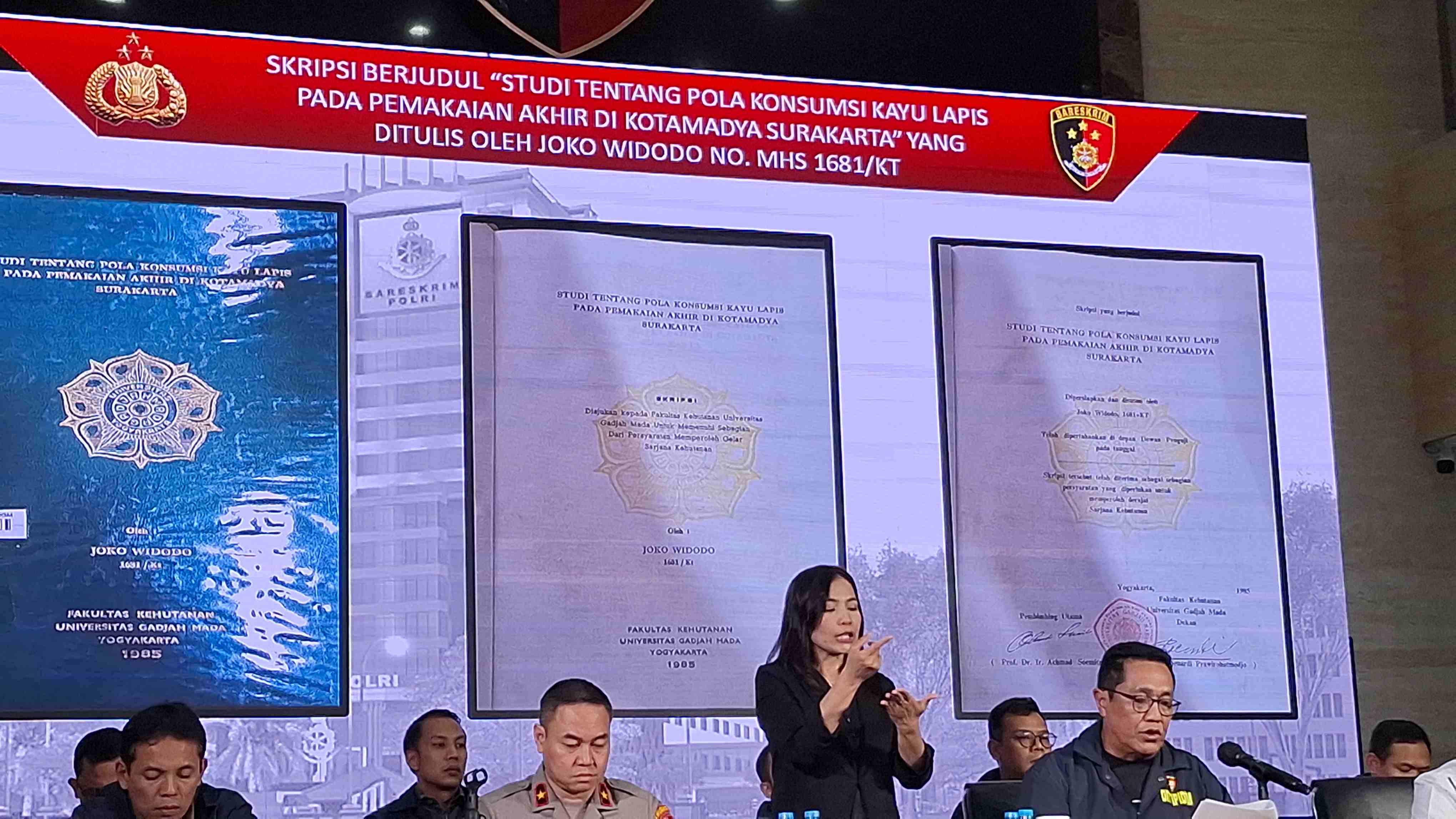 Polri: Skripsi Jokowi Dikerjakan dengan Mesin Tik Tipe Pica