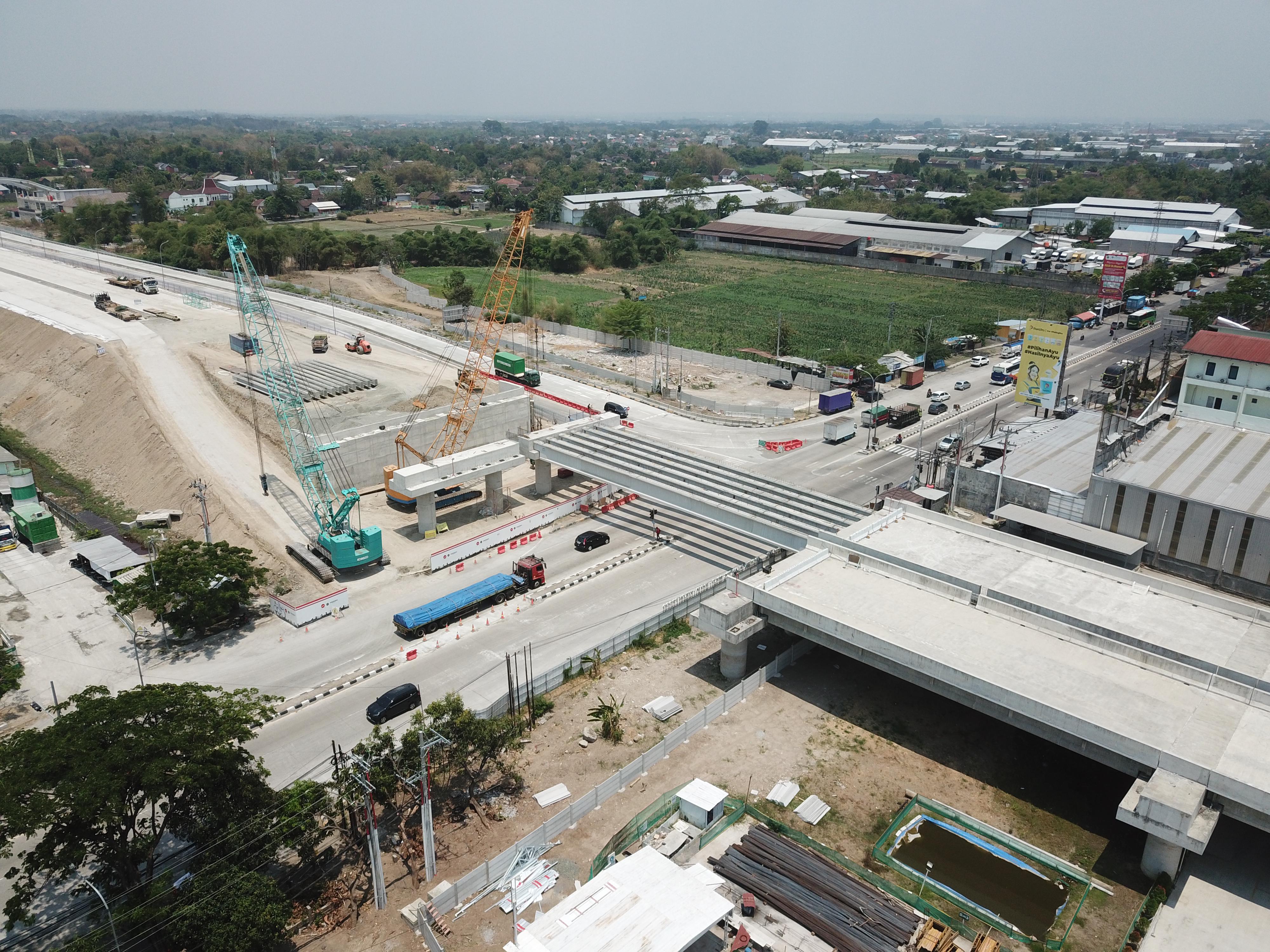 Jembatan Tol Ngasem Dekat Tugu Kartasura Mulai Dikerjakan, Jalan Tol Jogja-Solo Tahap I Segera Rampung. 