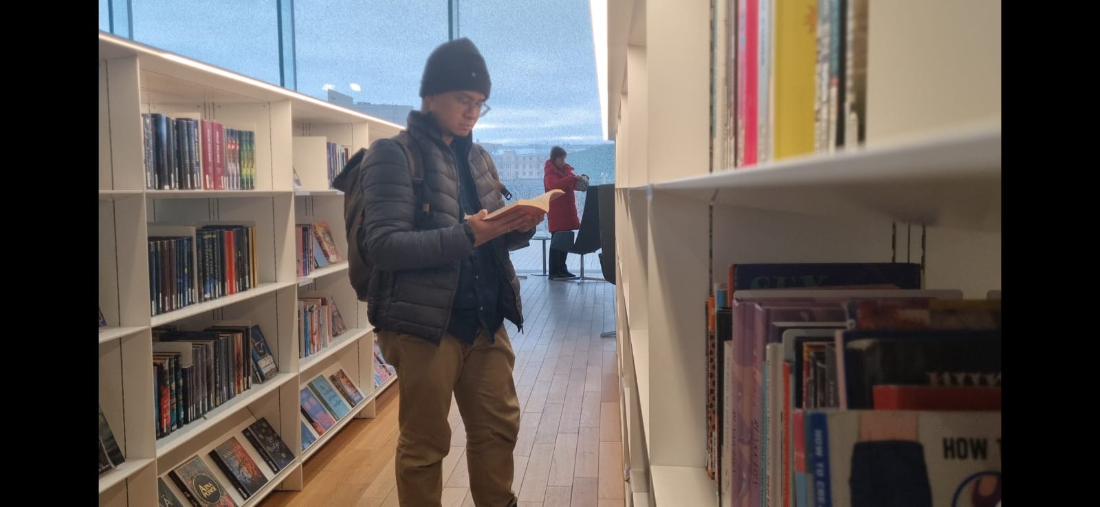 Cerita Diaspora oleh Mushonnifun Faiz Sugihartanto (13): Dimanjakan 77 Perpustakaan