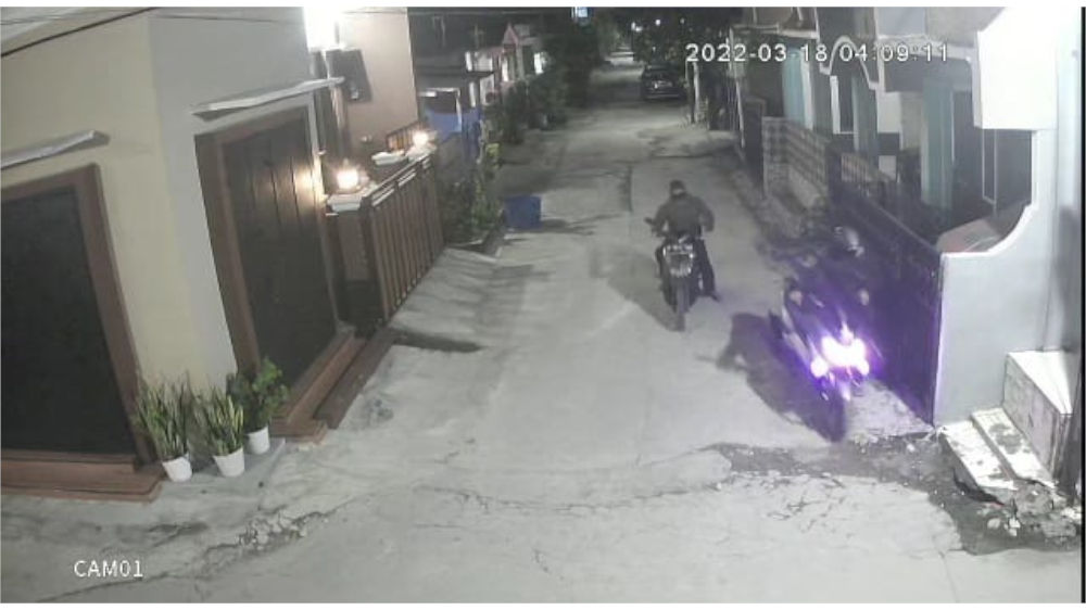 Waspada! Cuma Semalaman, Pencuri Berhasil Gasak 4 Motor di Bekasi, Aksi Pelaku Terlihat dari CCTV