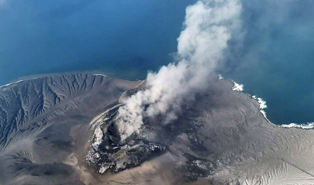 BMKG Pastikan Jalur Penyeberangan Selat Sunda Aman di Tengah Erupsi Anak Krakatau  