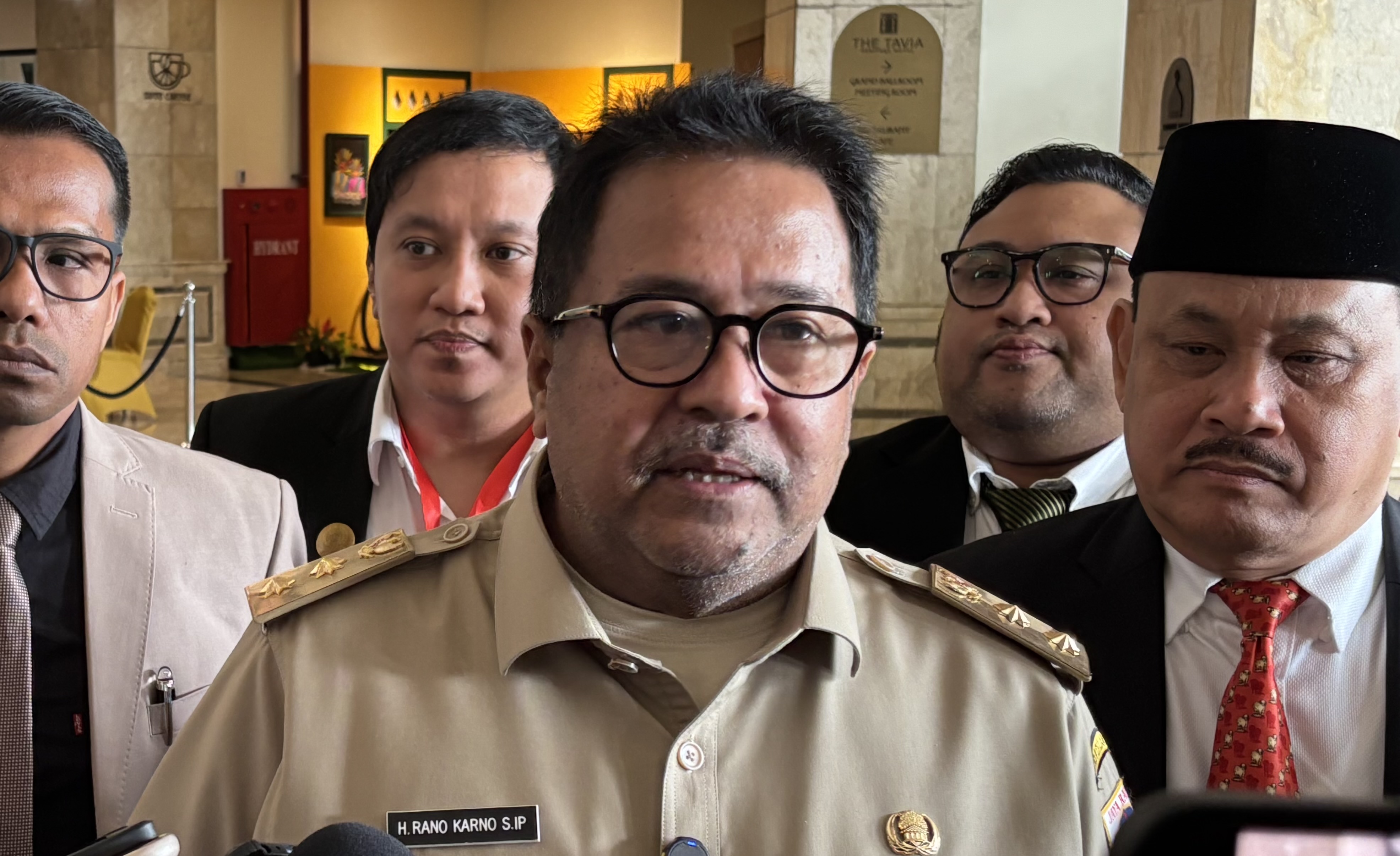 Rano Siapkan Pergub Sekolah Swasta Gratis, Diuji Coba di 40 Sekolah