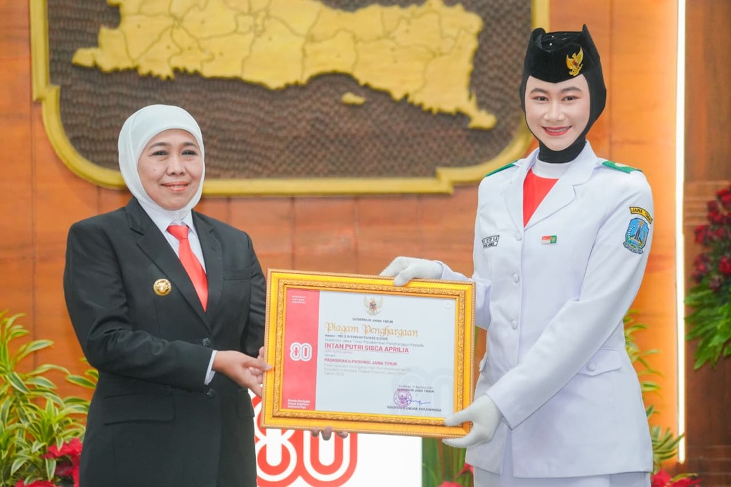 Pesan Khofifah untuk Paskibraka dan Pendukung Acara HUT Ke 80 RI, Jadilah Anak Terbaik, Jaga Persatuan, Cintai NKRI