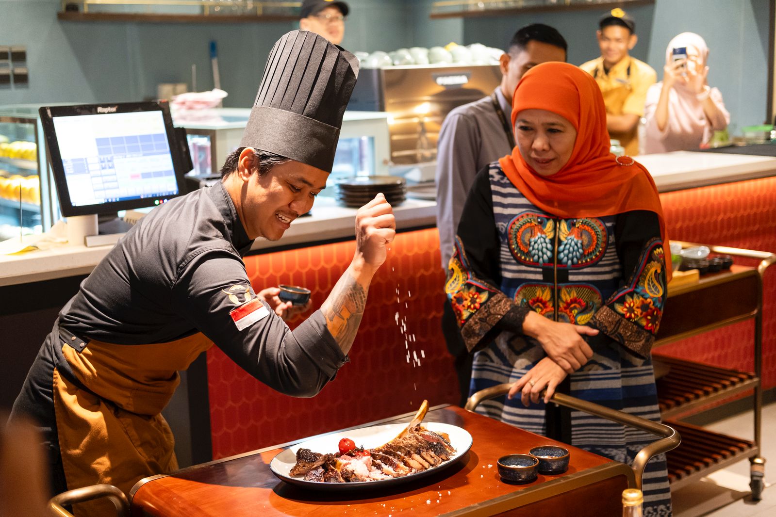 Padukan Asia dan Barat, Me’nate Steak & Seafood Diharapkan Jadi Bagian Wisata Gastronomi Surabaya