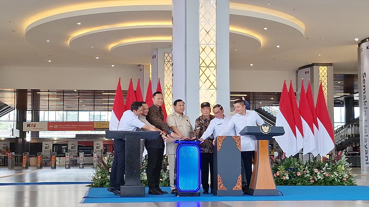 Prabowo Tegaskan Jangan Politisasi Isu Whoosh: Bangsa Kita Kuat dan Kaya