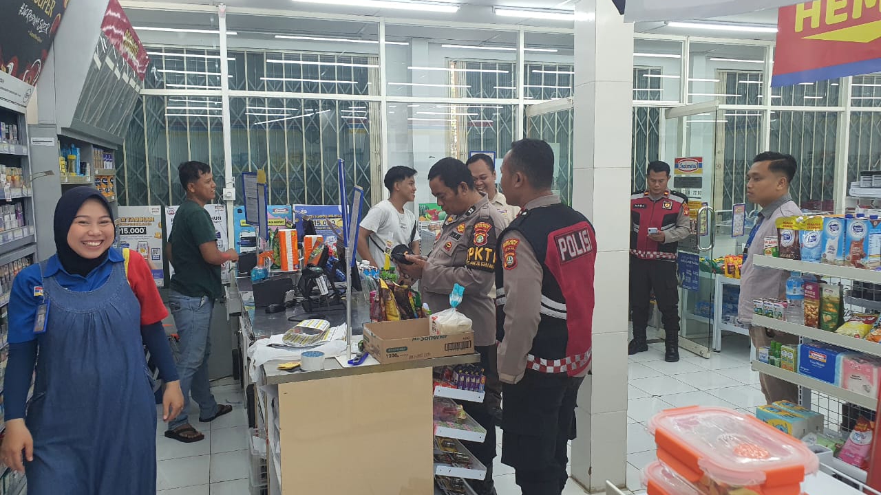 Komplotan Pencuri Bobol Minimarket Lewat Plafon di Mustikajaya, Gasak Puluhan Rokok