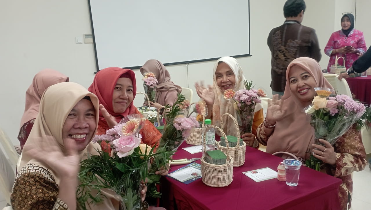 Kreativitas Perempuan di WOMENAIR 2026, Dari Melukis hingga Rangkai Bunga
