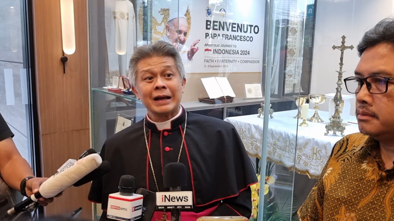 Wafatnya Paus Fransiskus: Doa, Tangis, dan Harapan Menggema di Gereja Indonesia