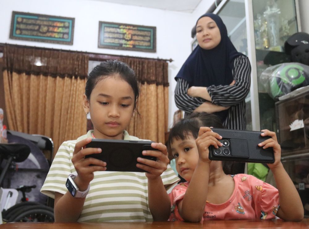 Candu Gim Intai Anak-Anak (2): Fitur Kontrol Masih Longgar