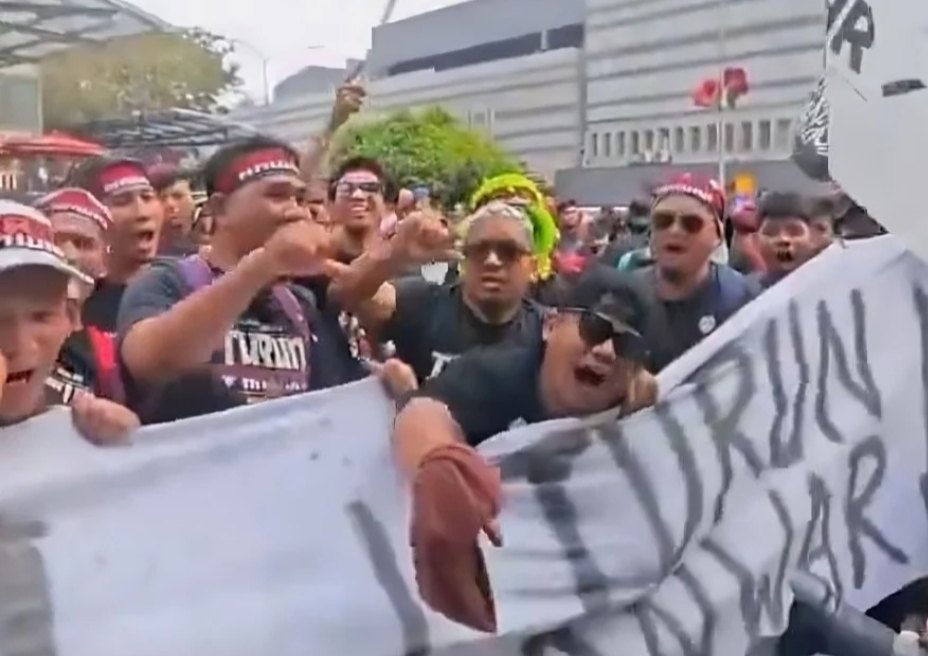 Bansos Tak Bisa Redam Amarah Rakyat Malaysia, Mahathir Pimpin Demo Turunkan Anwar Ibrahim