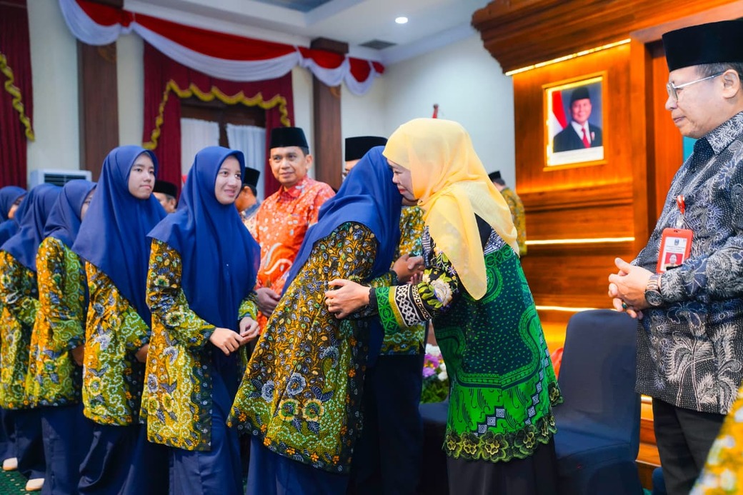 Lepas Kafilah Jatim STQH Nasional XXVIII, Gubernur Khofifah Optimistis Pertahankan Gelar Juara Umum