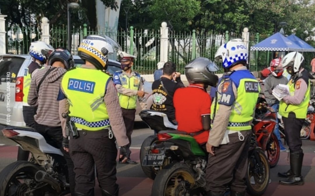 Catat! Polisi Tetap Tilang Pengendara yang Hanya Tunjukkan Foto SIM dan STNK