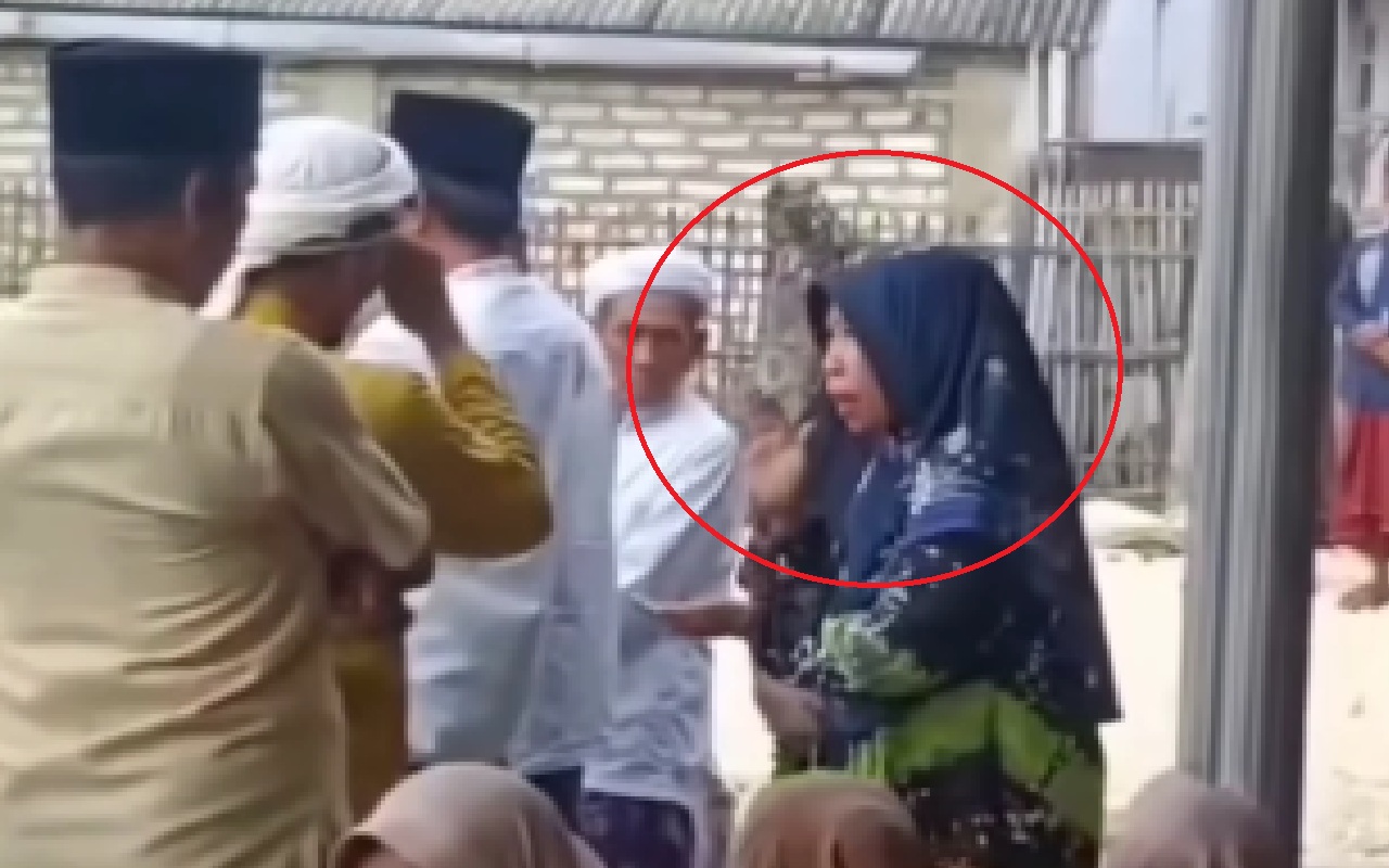 Viral! Emak-Emak Hentikan Pemakaman, Tagih Utang Rp215 Juta ke Jenazah di Madura