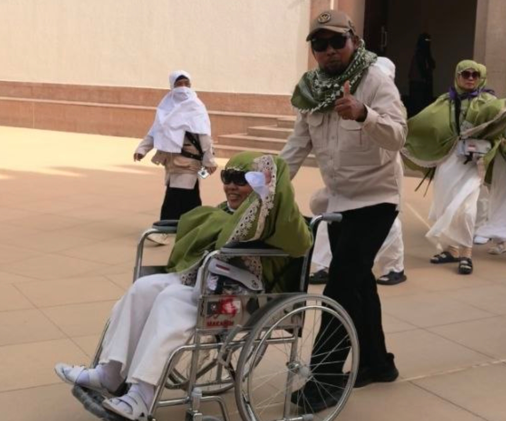 Petugas Khusus di Bir Ali Optimalkan Pelayanan Ramah Lansia dan Disabilitas