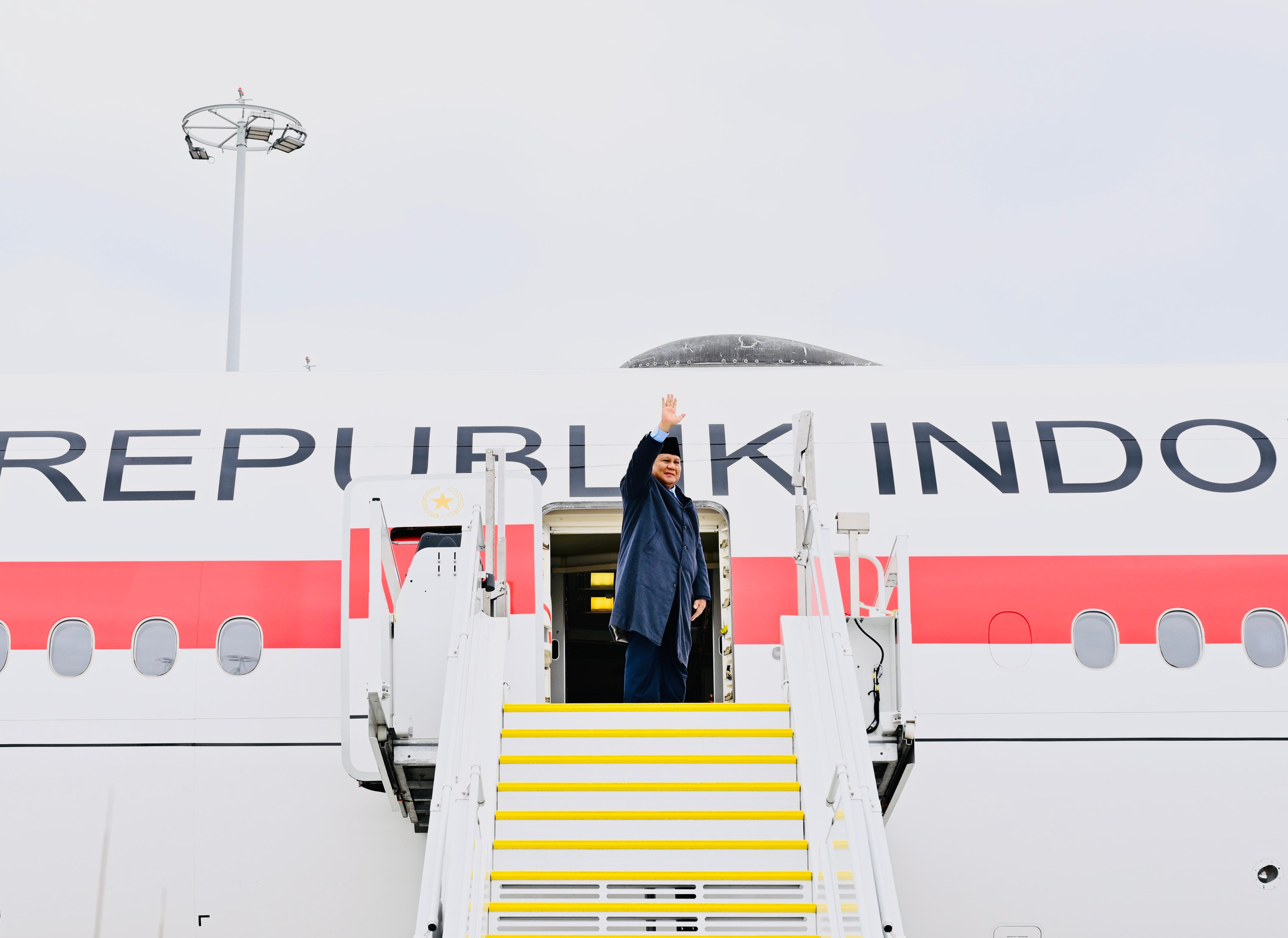 Seskab Teddy Klaim Lawatan Presiden Prabowo Hasilkan Investasi Triliunan dan Perkuat Hubungan Global