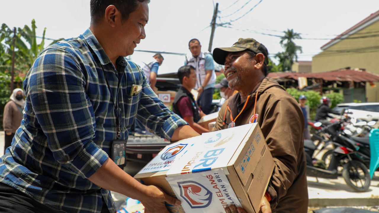 Banjir Jabodetabek, BRI Peduli Turun Tangan Bantu Pemulihan Warga Terdampak