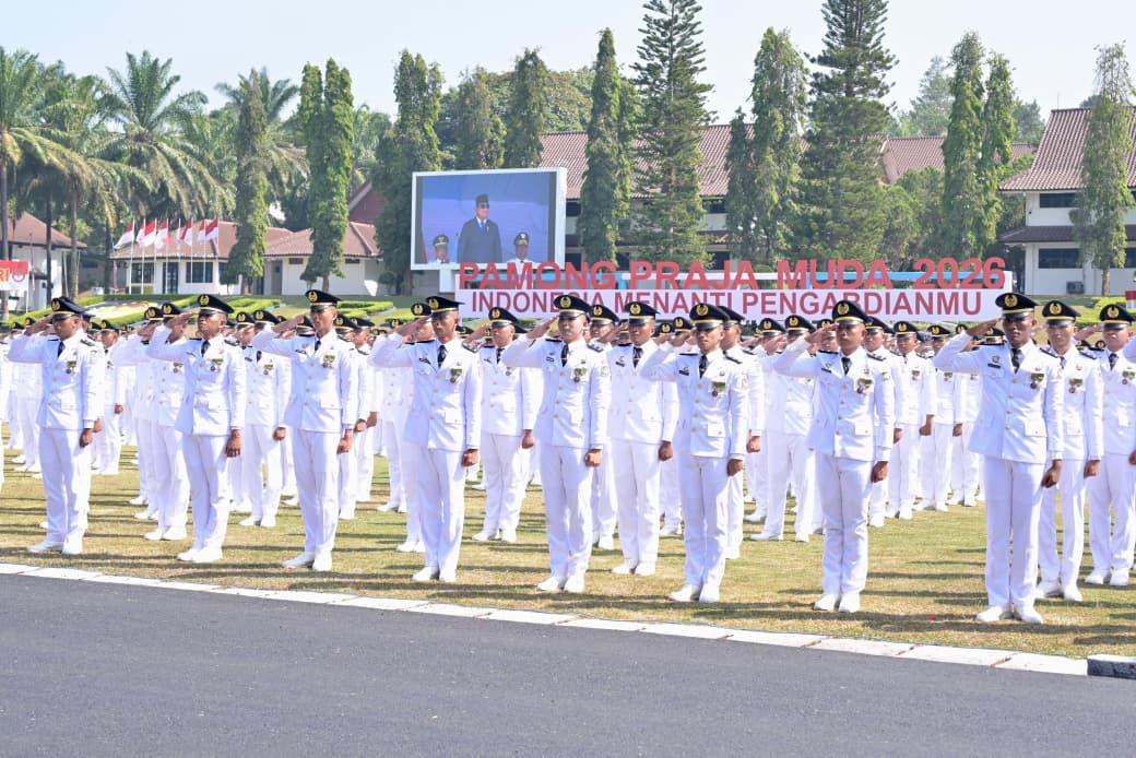 'Banggakan Hati Saya!', Prabowo Terharu 10 Lulusan Terbaik IPDN Berasal dari Keluarga Sederhana